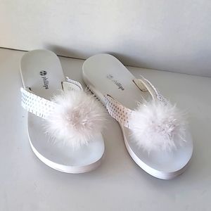 Lindsay Phillips White switch flop sandals SIZE M